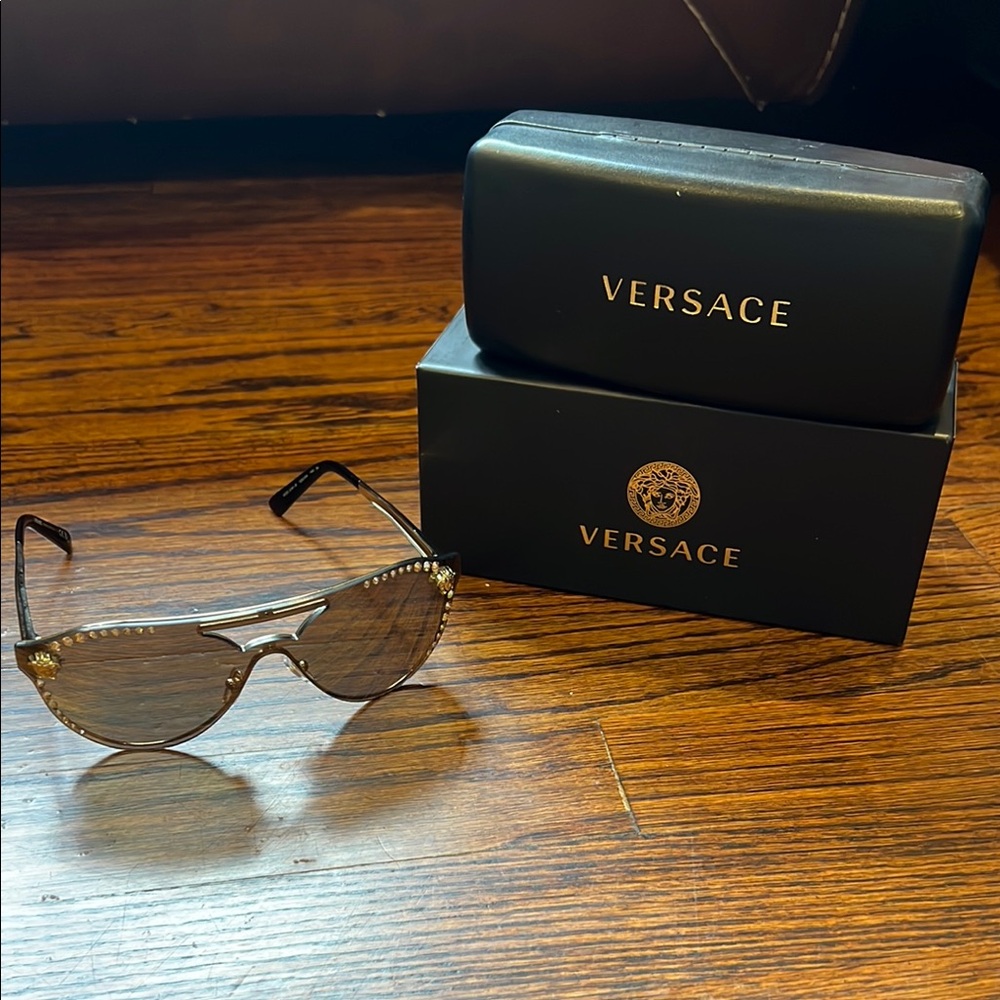 Versace Gold Aviator Sunglasses with Double Bridge - Picture 5 of 11